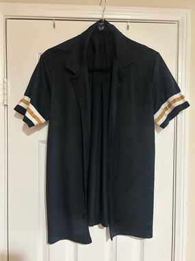 Men Forever 21 Black Short-Sleeve Button Down with Gold and White Sleeve Stripes